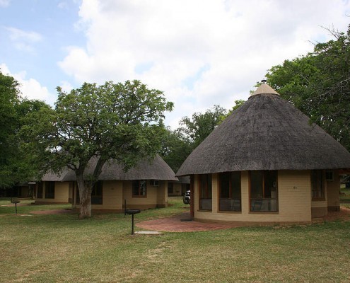 Kruger Park Safari in a Hut - en-suite bungalow